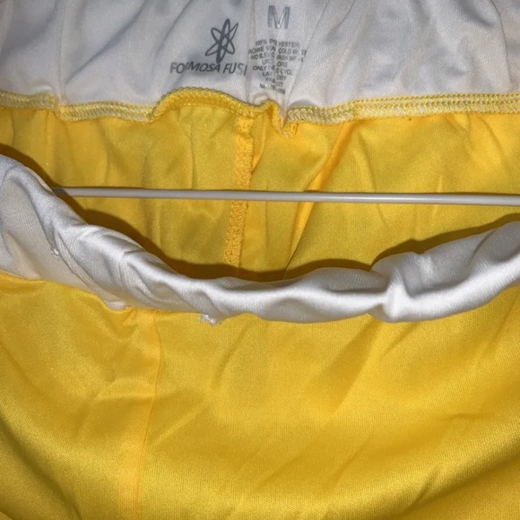 Yellow pants - Picture 3 of 3